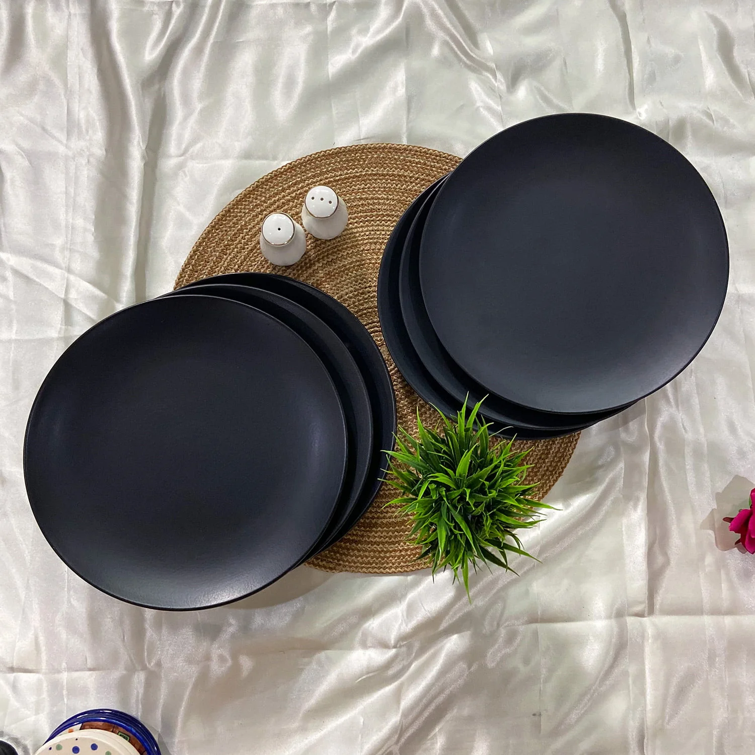 Black ceramic hotsell dinner plates